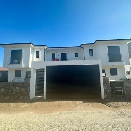 Modus Semi-detached 빌라 무글라