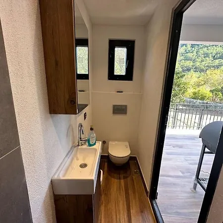 Modus Semi-detached *